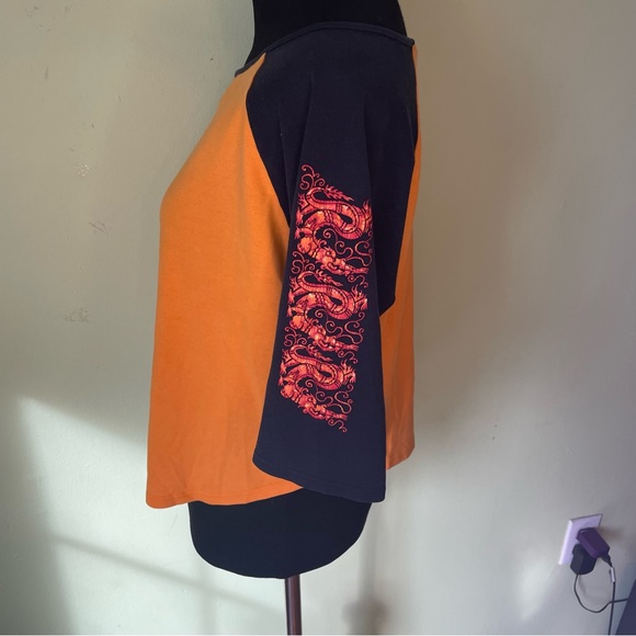 VINTAGE Y2K Q&A BLUE AND YELLOW DRAGON GRAPHIC SLEEVE TOP SHIRT SIZE MEDIUM - Picture 3 of 8